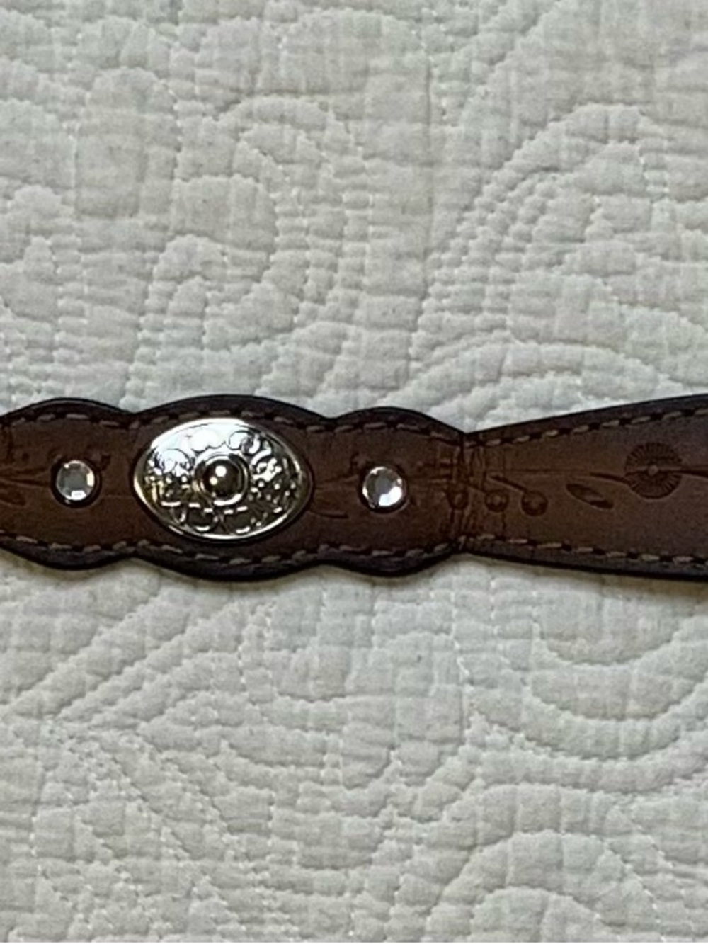 Vintage-Style Brown Leather Western Belt with Silver Buckle - Picture 2 of 12